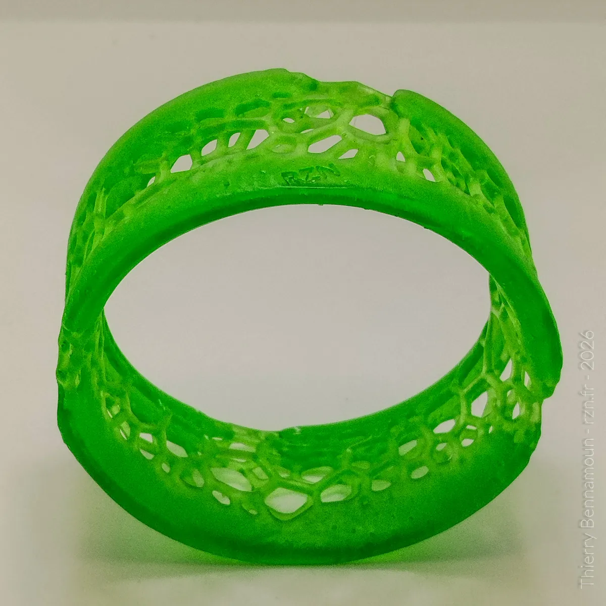Bracelet Voronoi Résine Vert Émeraude – Taille 68 (Pièce unique) – Image 2