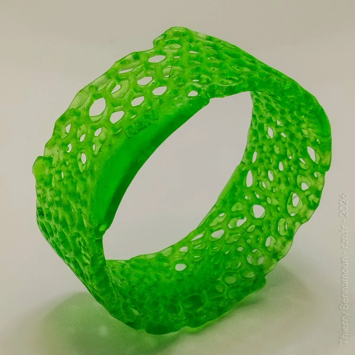 Bracelet Voronoi Résine Vert Émeraude – Taille 62 (Pièce unique) – Image 2