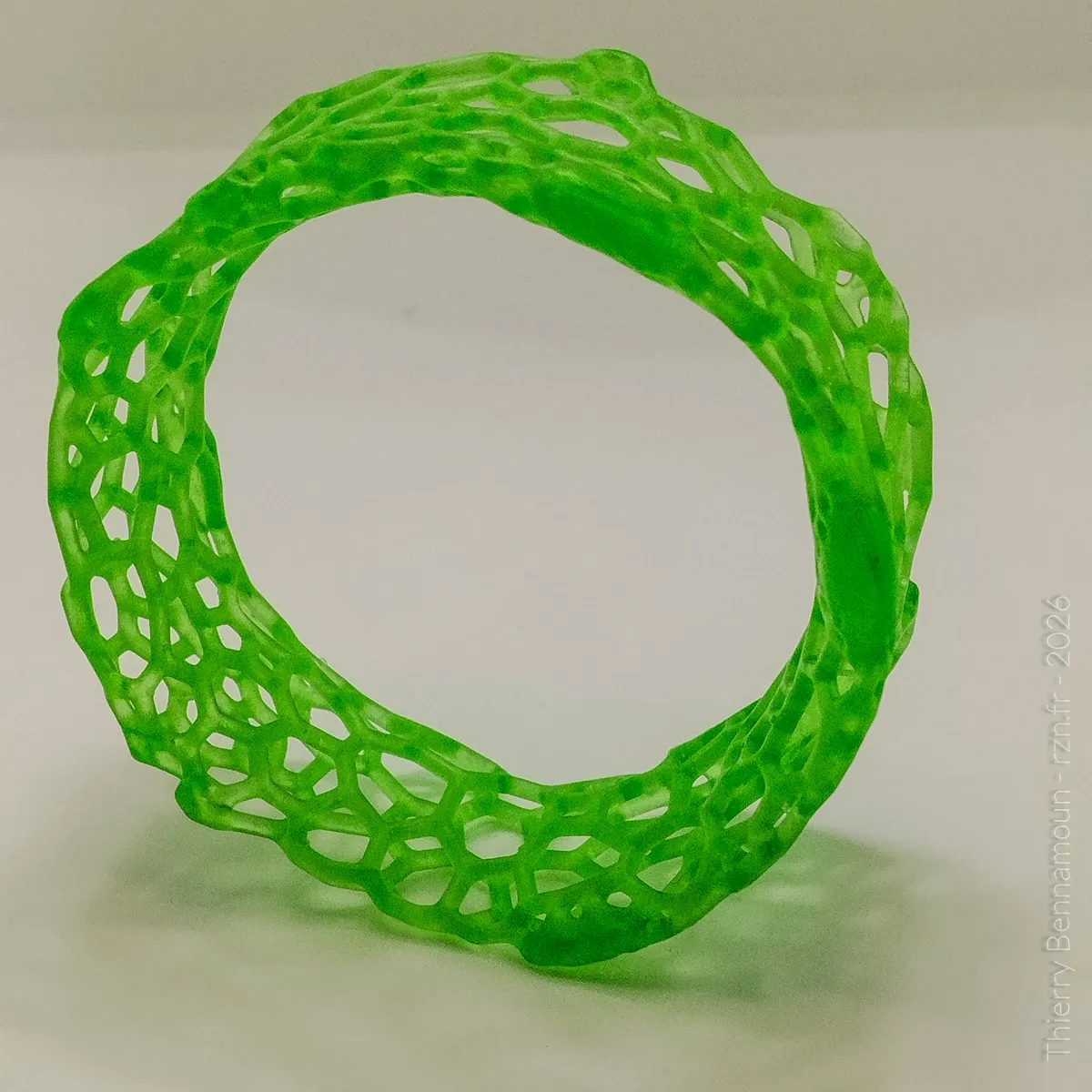 Bracelet Voronoi Résine Vert Émeraude – Taille 64 (Pièce unique) – Image 2
