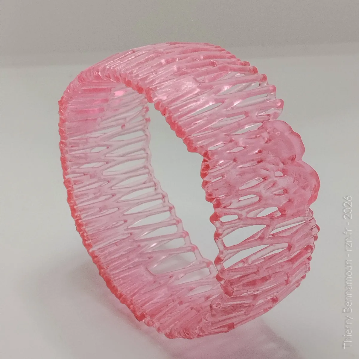 Bracelet Voronoi Résine Rose – Taille 68 (Pièce unique) – Image 2